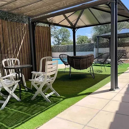 Climatisee Piscine 3 A 800m * Антиб