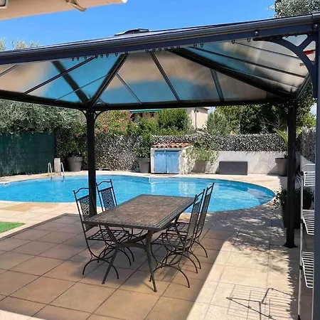 Дом отдыха Climatisee Piscine 3 A 800m