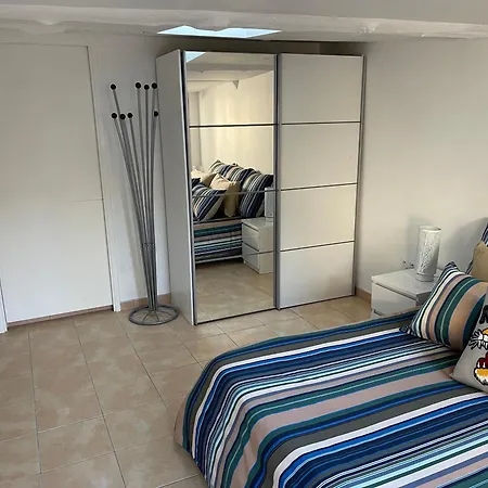 Дом отдыха Climatisee Piscine 3 A 800m