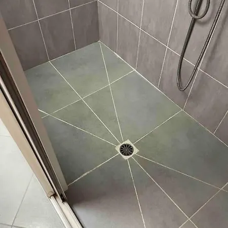 Climatisee Piscine 3 A 800m * Антиб