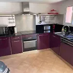 Ferienhaus Climatisee Piscine 3 A 800m *