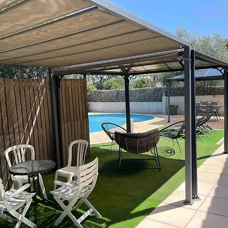 Climatisee Piscine 3 A 800m بيت للعطل *