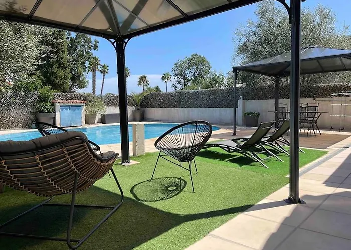 Climatisee Piscine 3 A 800m Holiday home *