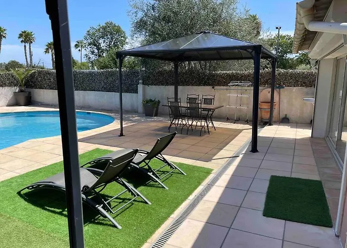 Holiday home Climatisee Piscine 3 A 800m Antibes