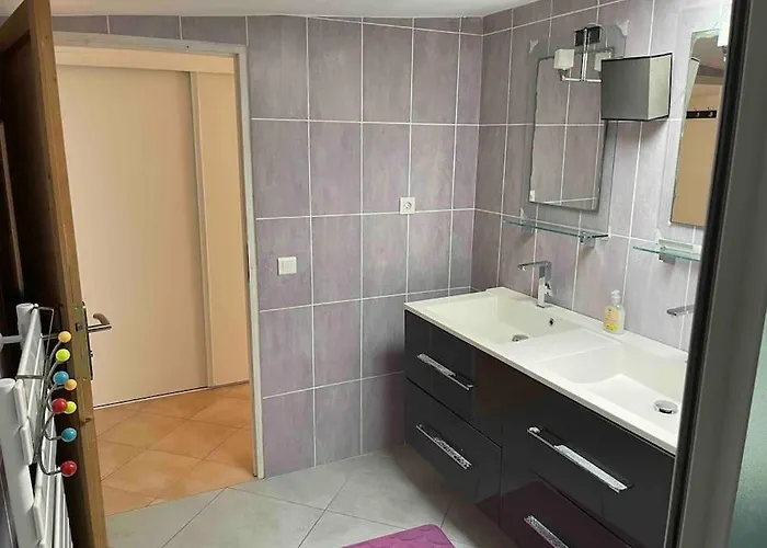 Climatisee Piscine 3 A 800m * Antibes