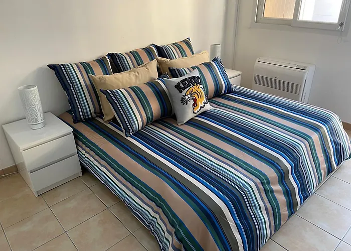 Holiday home Climatisee Piscine 3 A 800m *