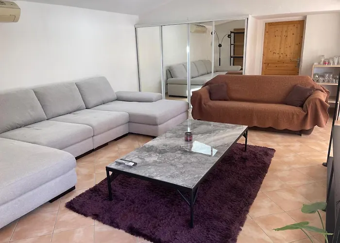 Holiday home Climatisee Piscine 3 A 800m